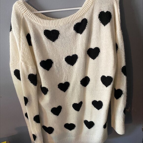 Express Womens  cream colored shirt with black hearts-Gently used-Size Large - Picture 3 of 3